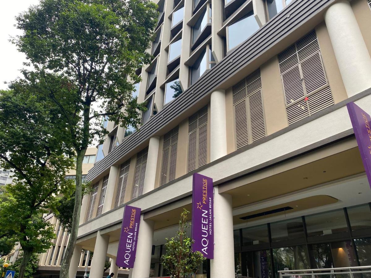 Aqueen Prestige Hotel Jalan Besar Singapore Bagian luar foto