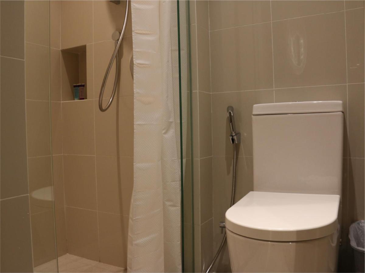 Aqueen Prestige Hotel Jalan Besar Singapore Bagian luar foto