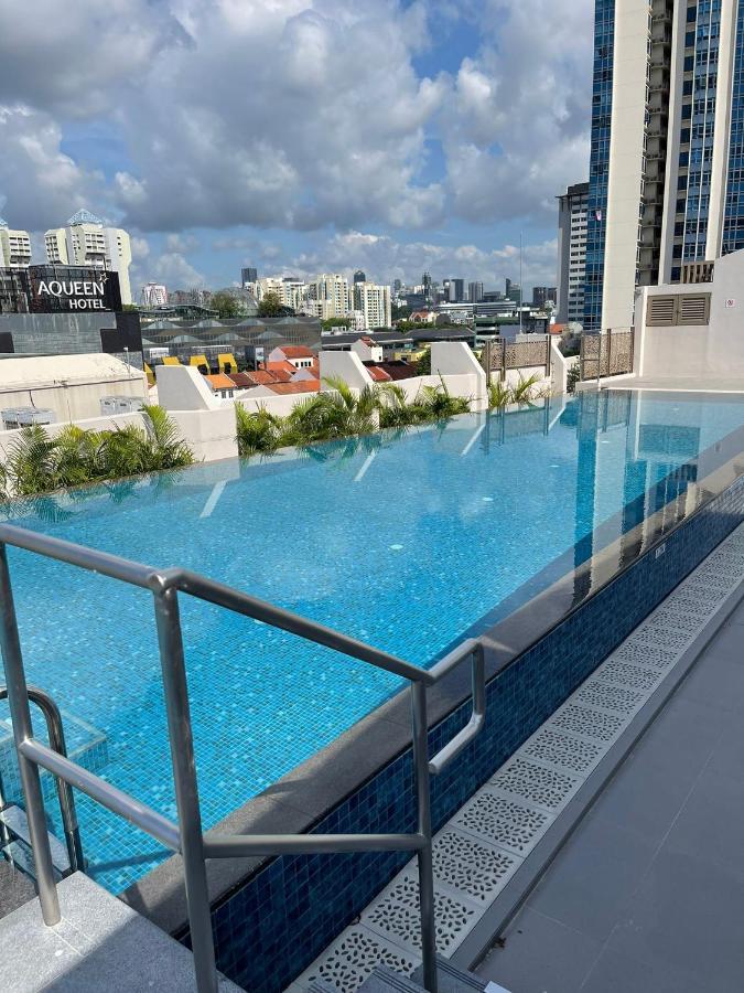 Aqueen Prestige Hotel Jalan Besar Singapore Bagian luar foto