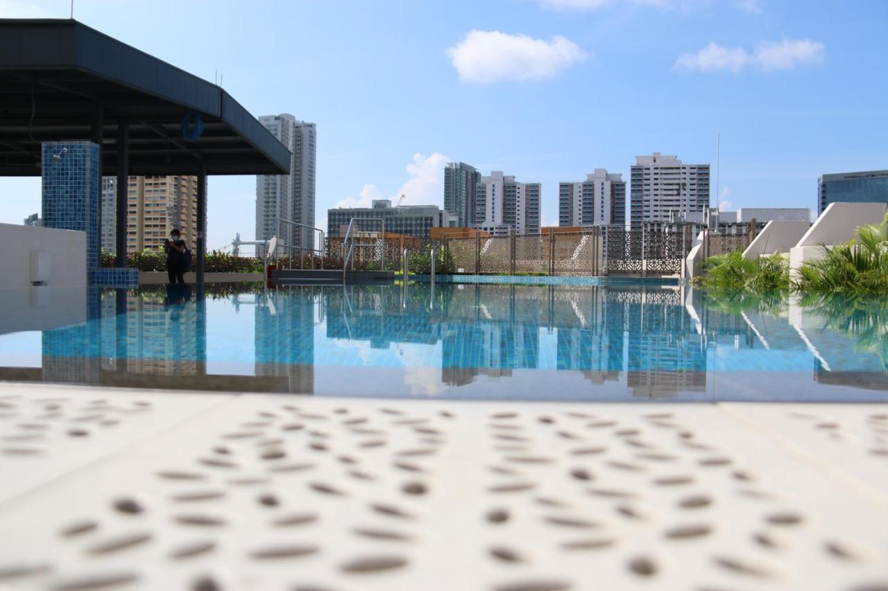 Aqueen Prestige Hotel Jalan Besar Singapore Bagian luar foto