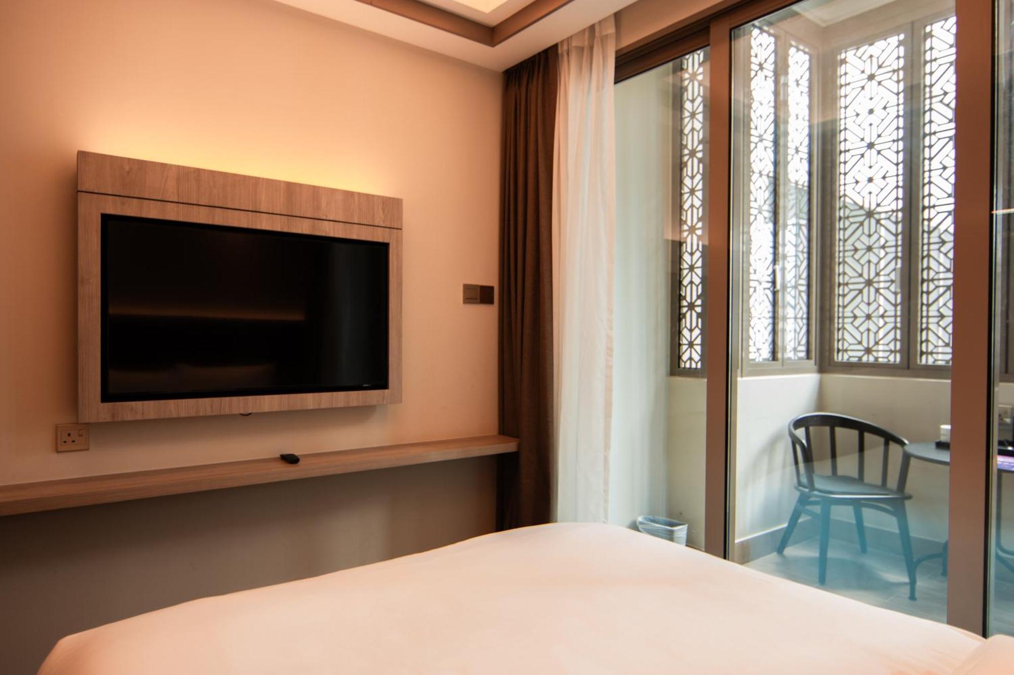 Aqueen Prestige Hotel Jalan Besar Singapore Bagian luar foto