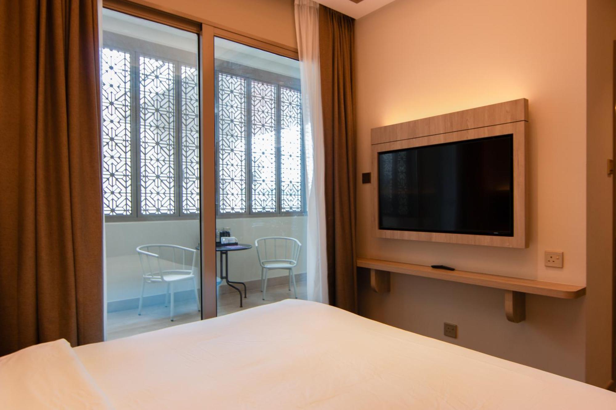 Aqueen Prestige Hotel Jalan Besar Singapore Bagian luar foto